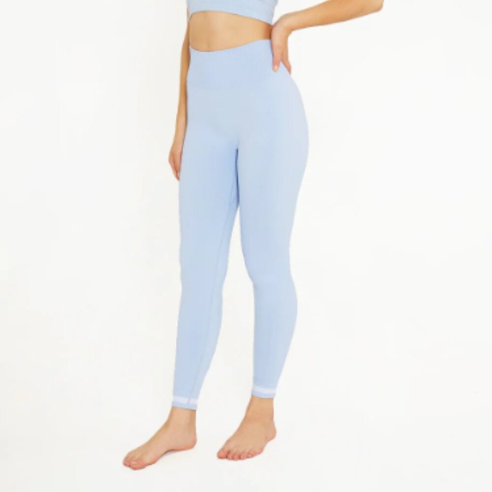 NEW Sky Blue Seamless Leggings by Cream Yoga